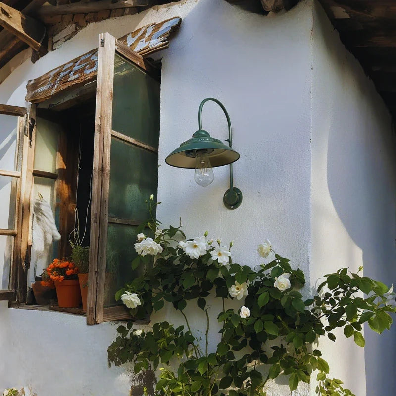 Heritage Solar Wall Lantern