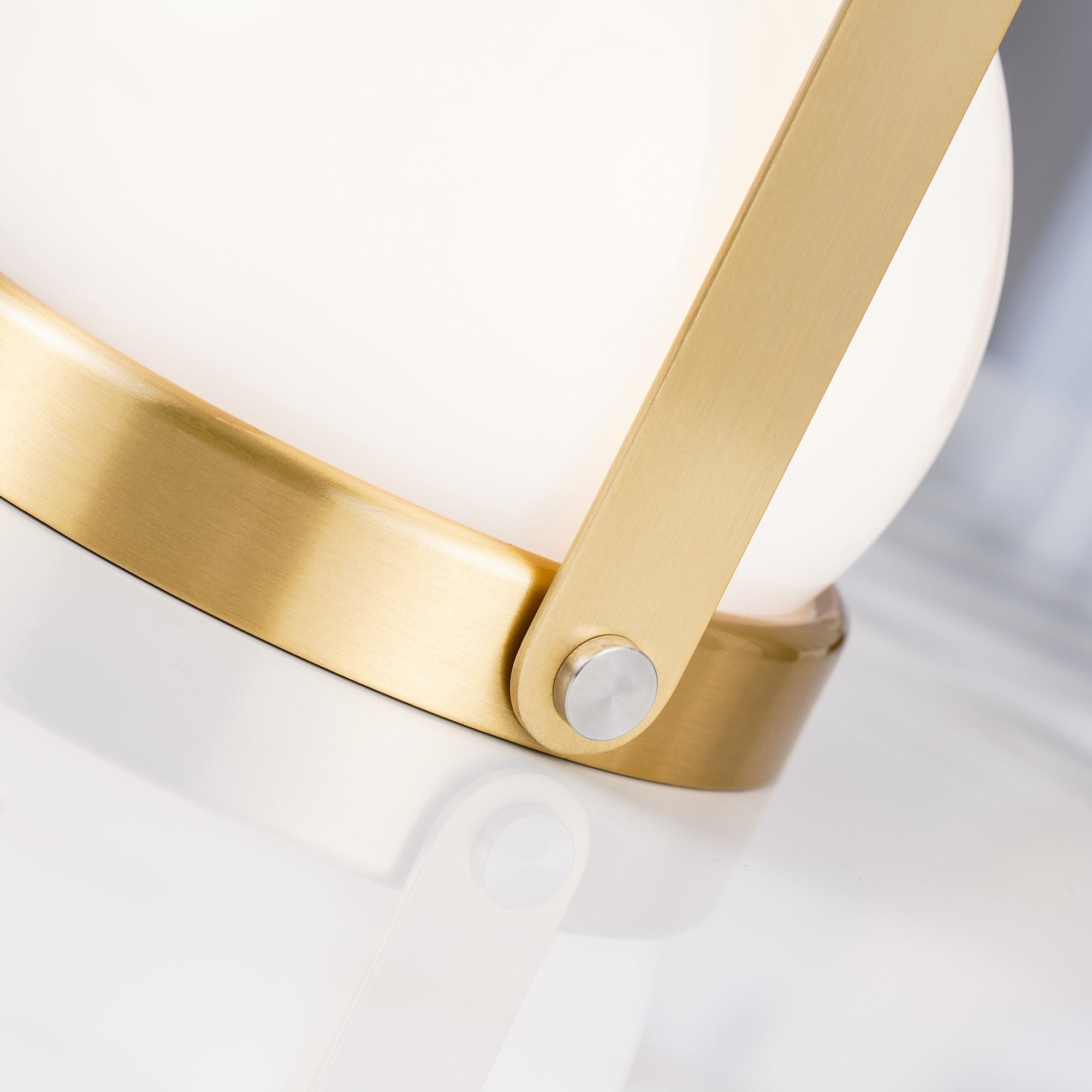 Sun Handle Table Lamp