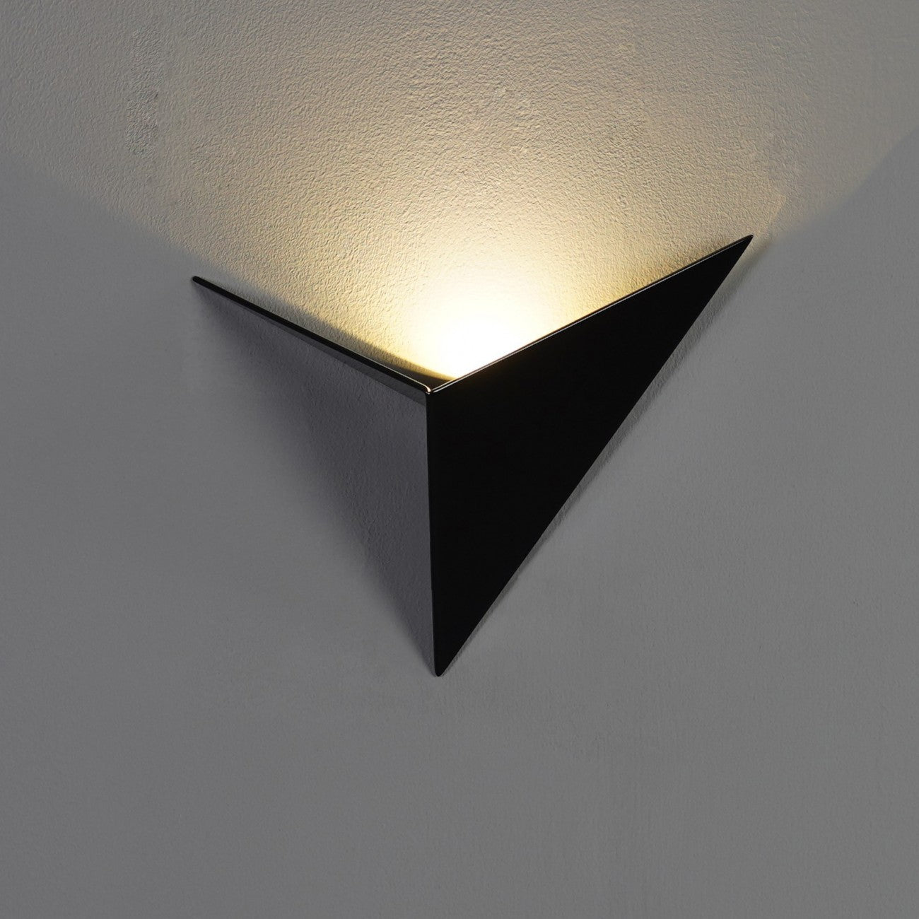 Vertex Wall Light