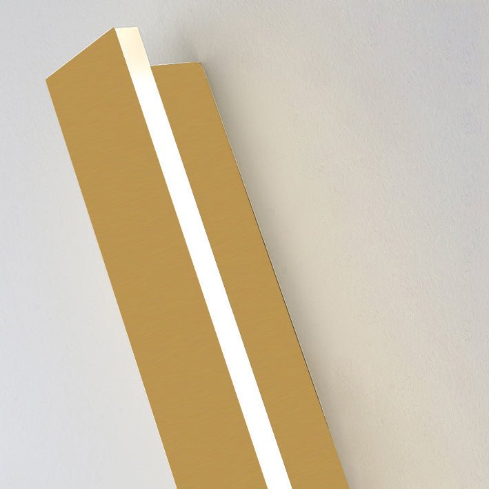 BotusLume Linear Wall Lamp