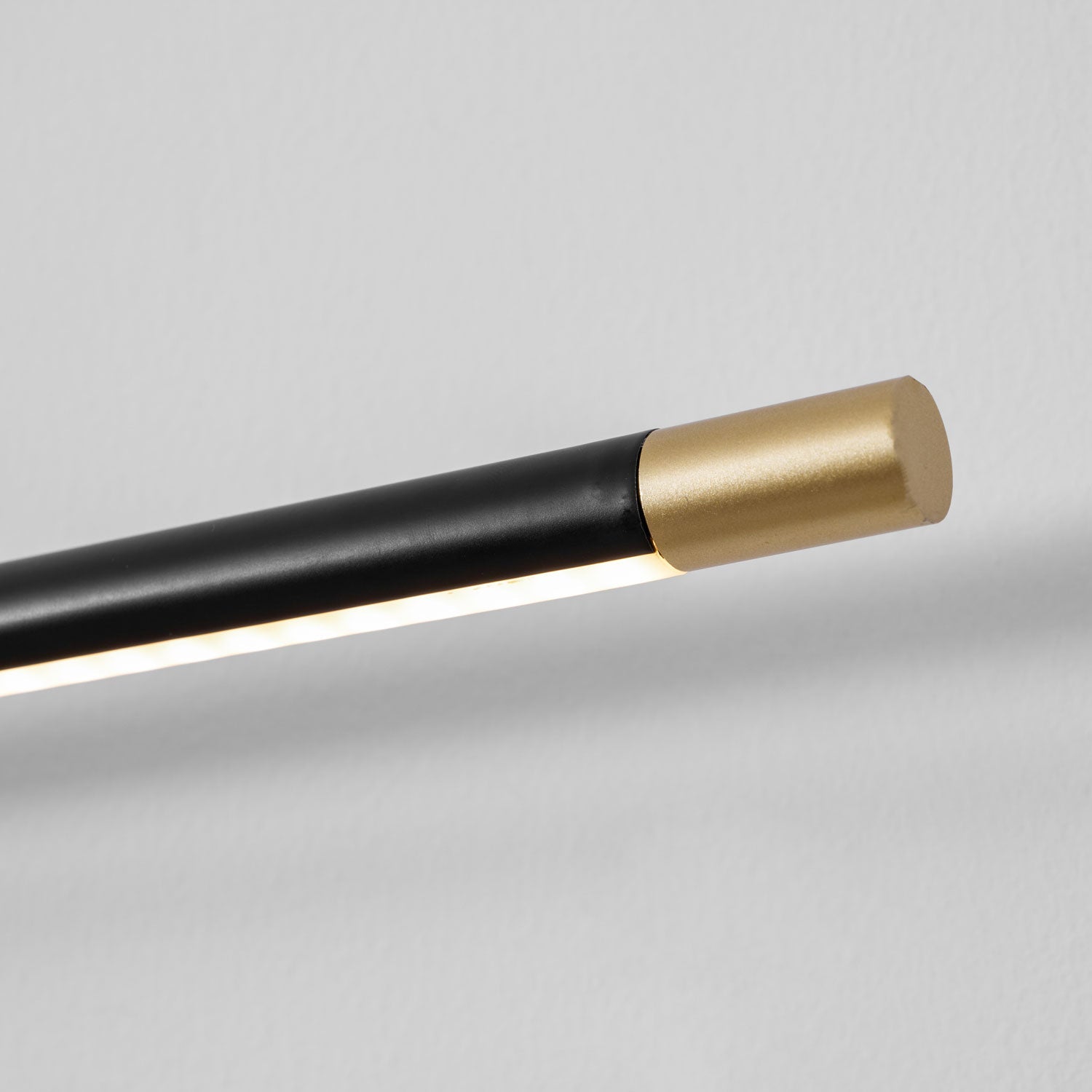 Minimalist Linear Rechargeable Wall Lamp