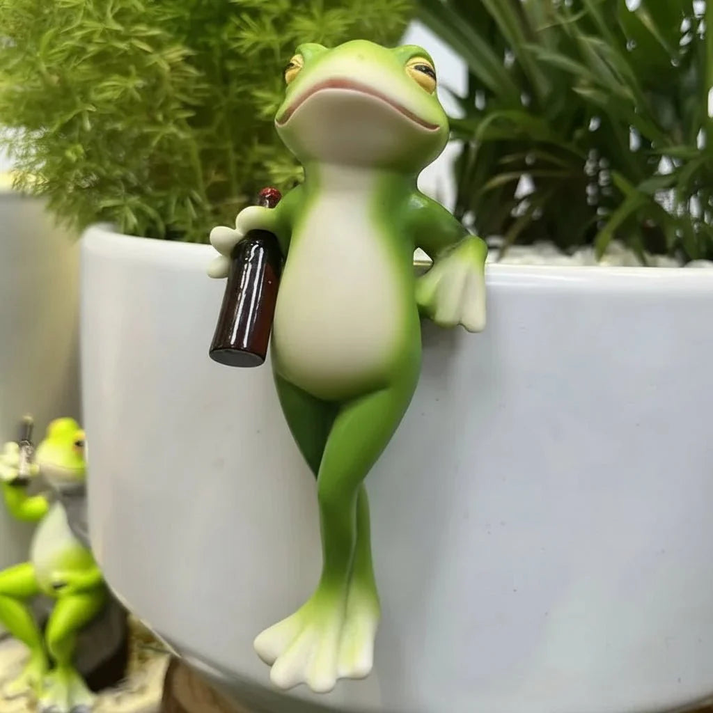 Tipsy Frog Pot Hanger