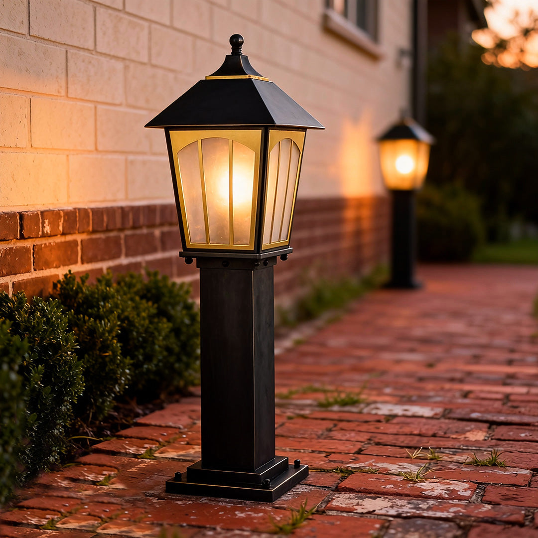 Post Garden Path Light