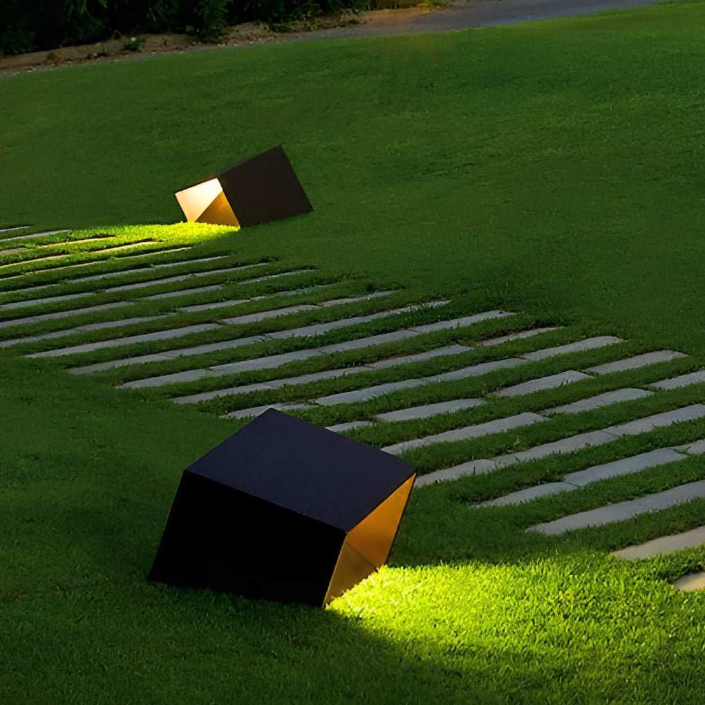 Geometric Cube Path Light