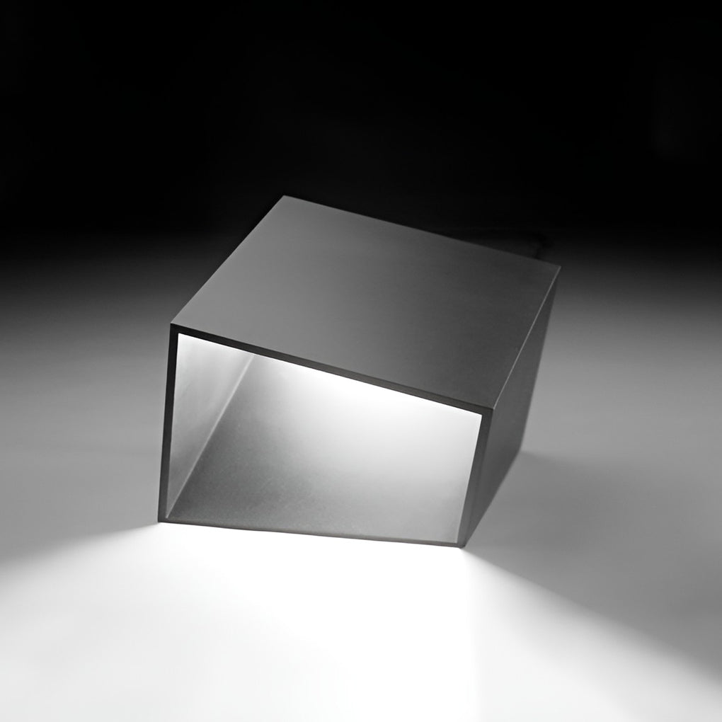 Geometric Cube Path Light